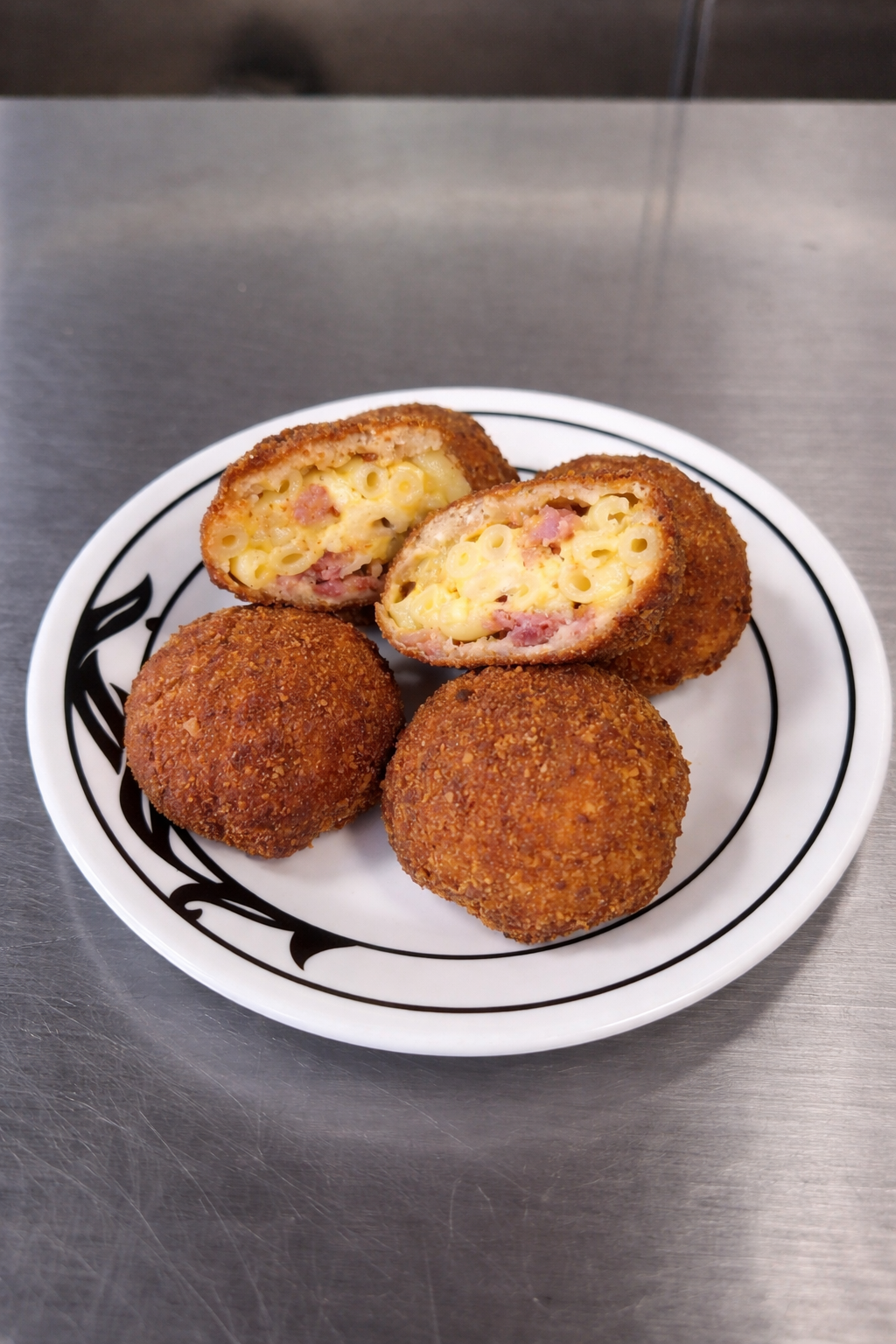 Fried Mac and Cheese Bacon Bombs