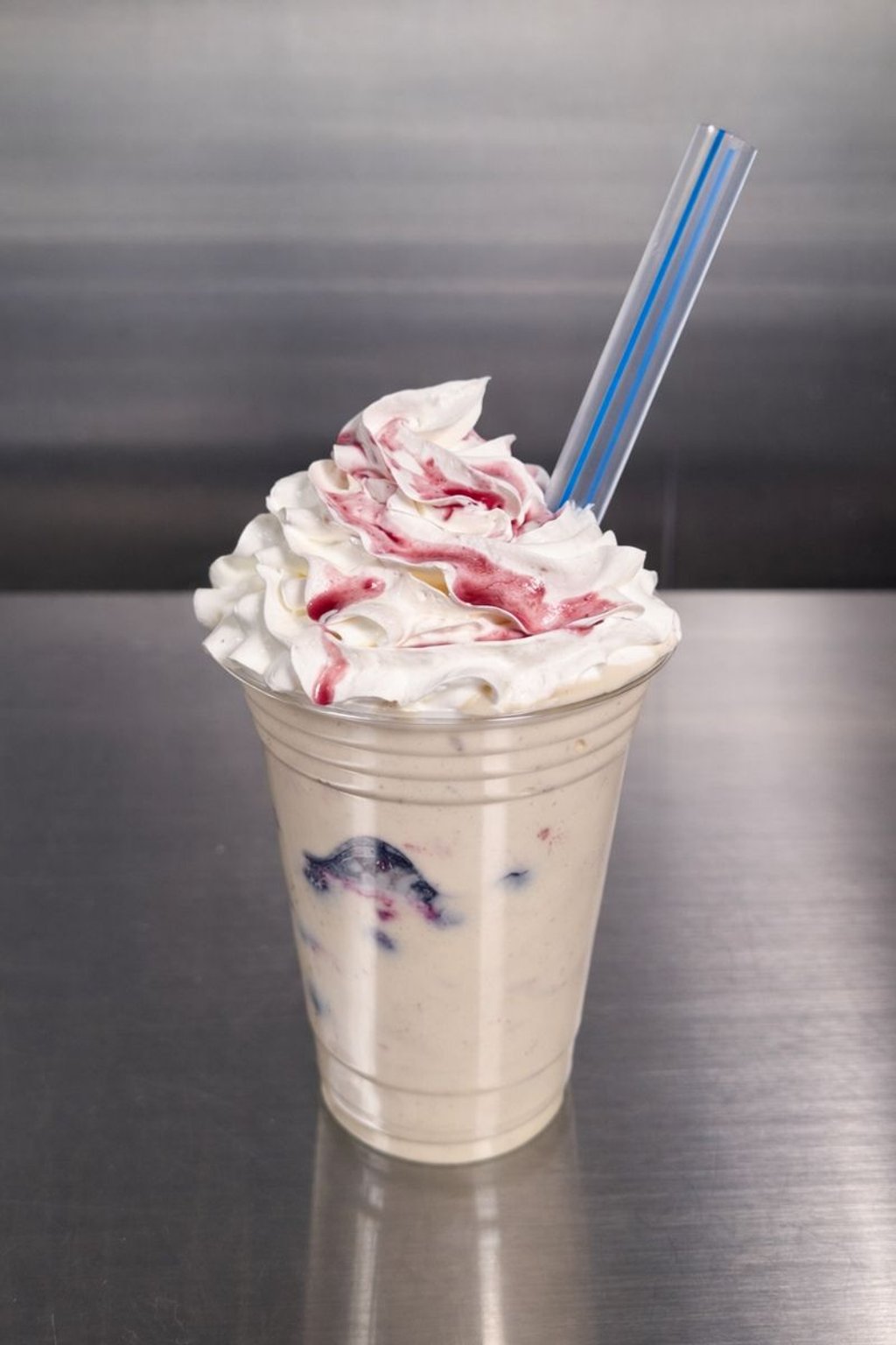 Blueberry Cheesecake Shake (16oz)